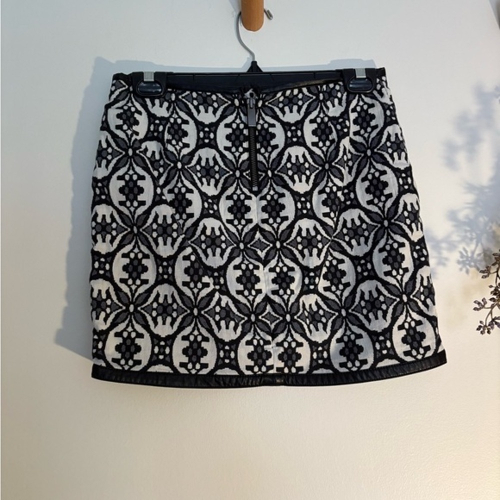 Black‎ and White Y2K Mini Skirt Leather Trim, Express 2 - Picture 3 of 5